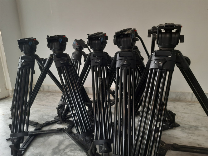Vinten tripods and heads. Legs are marked as PT520 - image #4