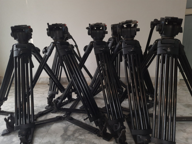 Vinten tripods and heads. Legs are marked as PT520 - image #3