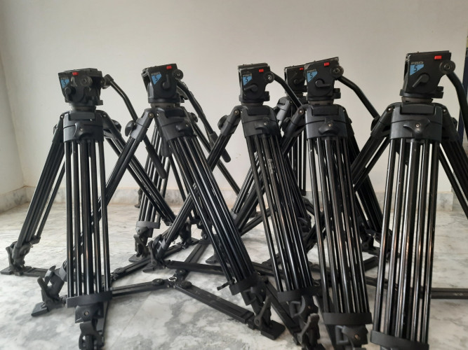 Vinten tripods and heads. Legs are marked as PT520 - image #1