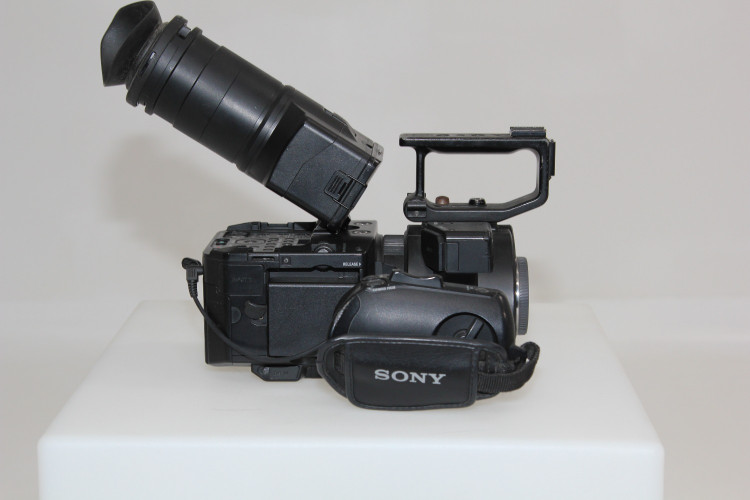 Sony NEX-FS700R - image #4