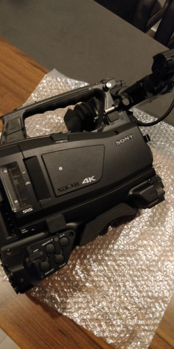 Sony 4K B4 mount camera PXW Z 450 with viewfinder - image #2