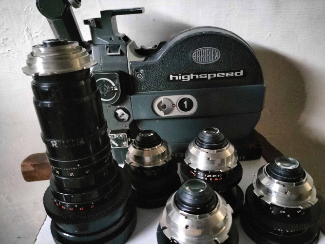 Arriflex High Speed Super 16 SRIII HS camera body, with 2 magazines in total - image #3