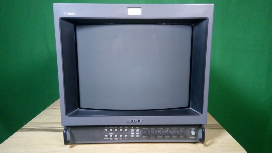 Sony PVM 9044QM 9" monitor is a high reoslution component CRT monitor - image #1