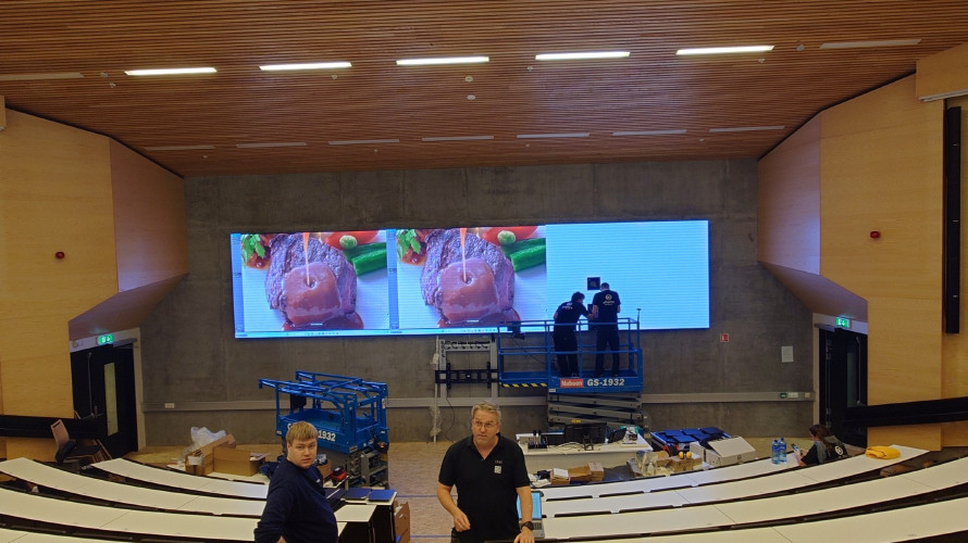 The Norwegian School of Economics elevates learning experience with Alfalite LED screens