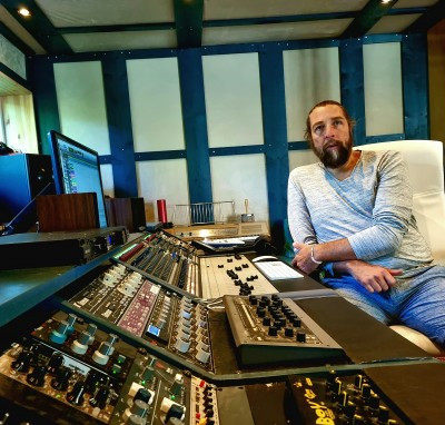 Kingside Studio Updates Its Workflow With A Neve 8424 Console