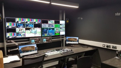 Custom Consoles Module-R Desks and MediaWall Monitor Display Mounts Selected for Cardiff University School of Journalism, Media and amp; Cultural Studies