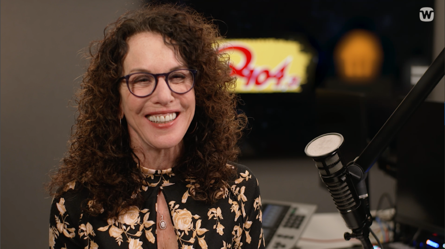Longtime iHeartRadio Host Shelli Sonstein Keeps Rocking — On Air and in Life — With WIDEX MOMENT SHEER Hearing Aids